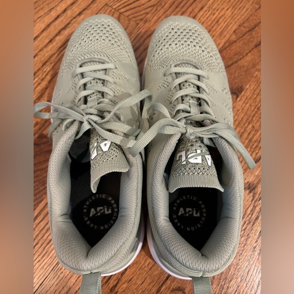 APL | Techloom Pro Running‎ Sneakers Green Sz 10.5 - Picture 2 of 5